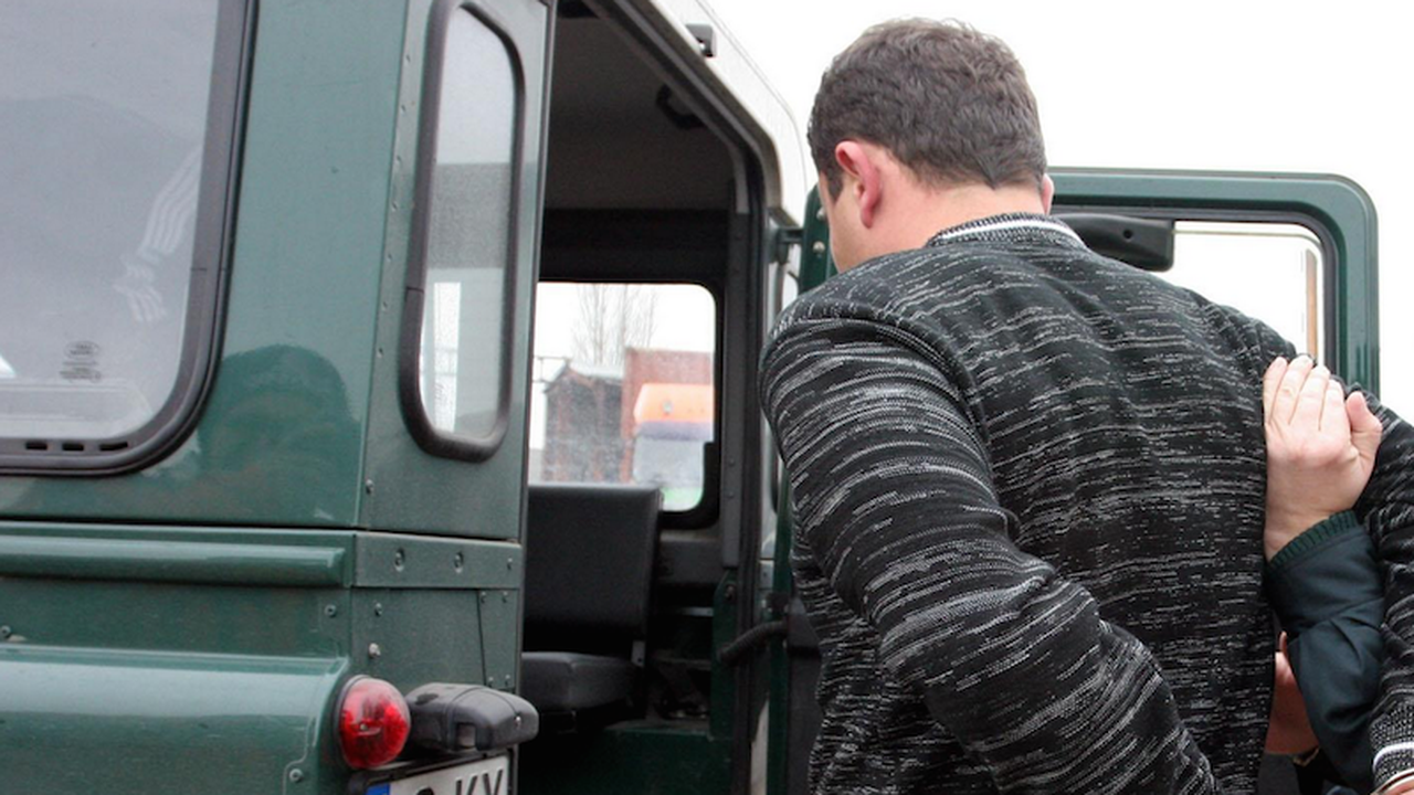 Арестуваха 27 нелегални имигранти в микробус в Созополско