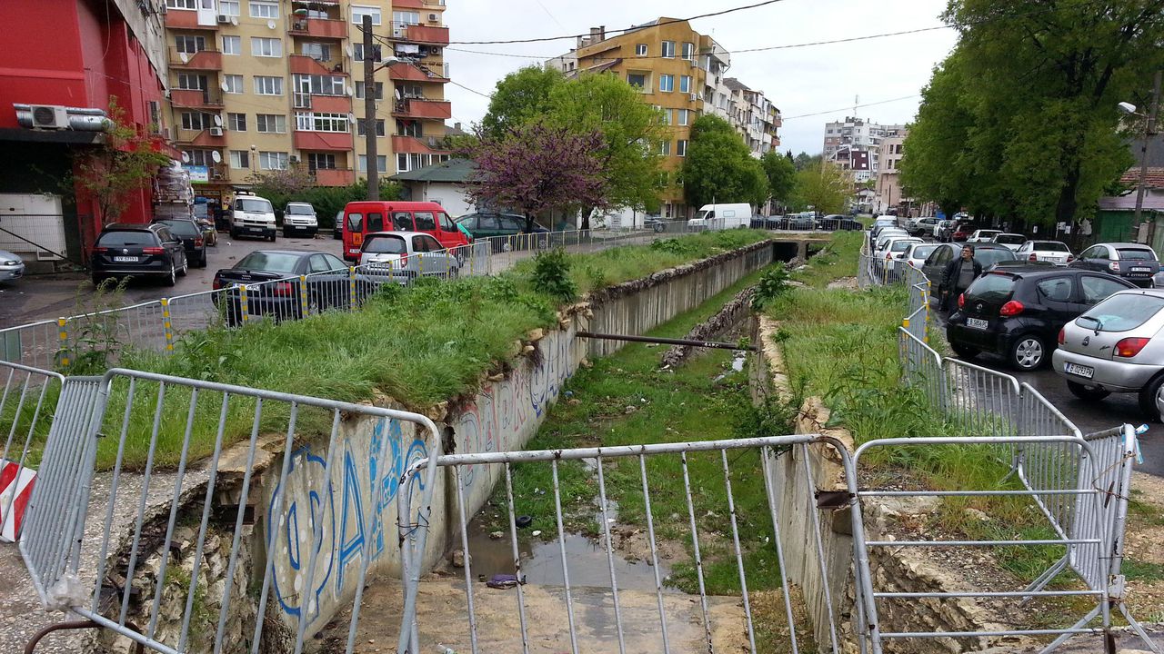 Смесената канализация е причината за наводненията по варненските улици