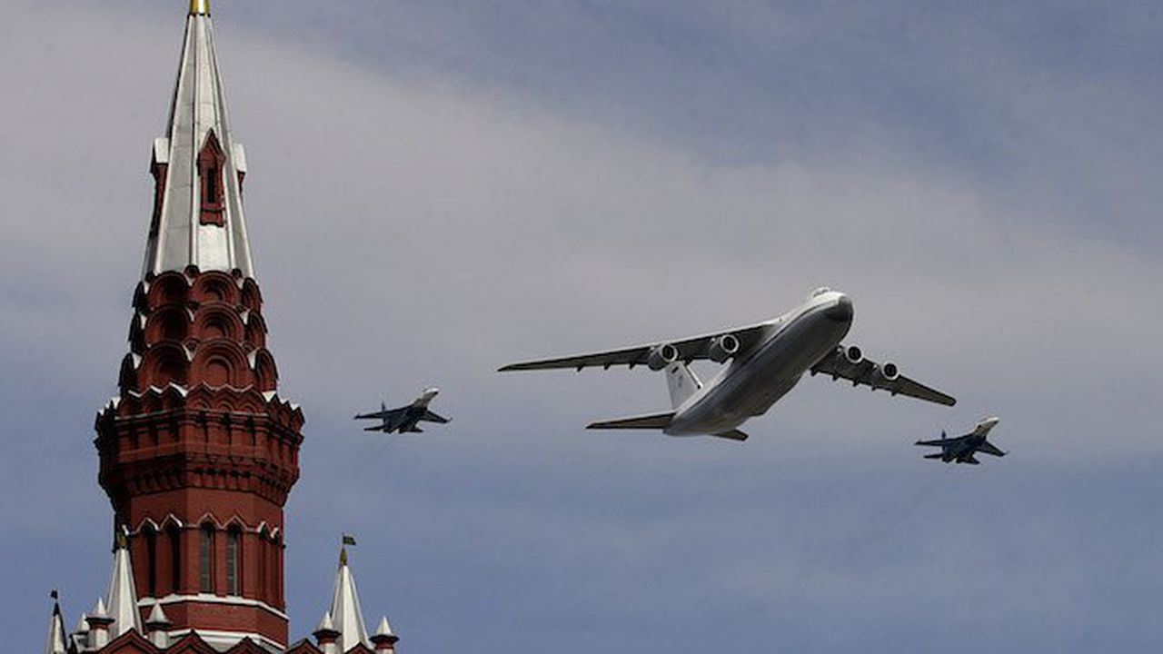 Русия потвърди, че САЩ са поискали от Гърция да не разрешава преминаването на два руски самолета за