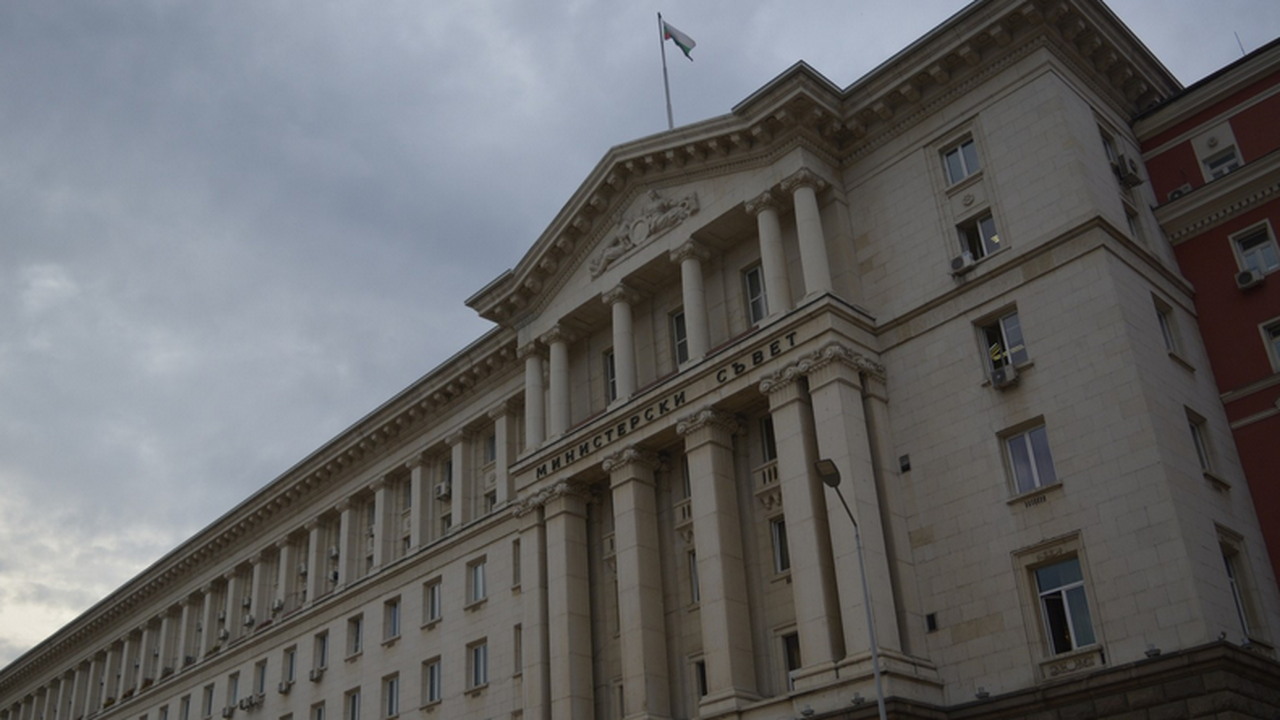 Министрите развалиха дисциплината в харченето