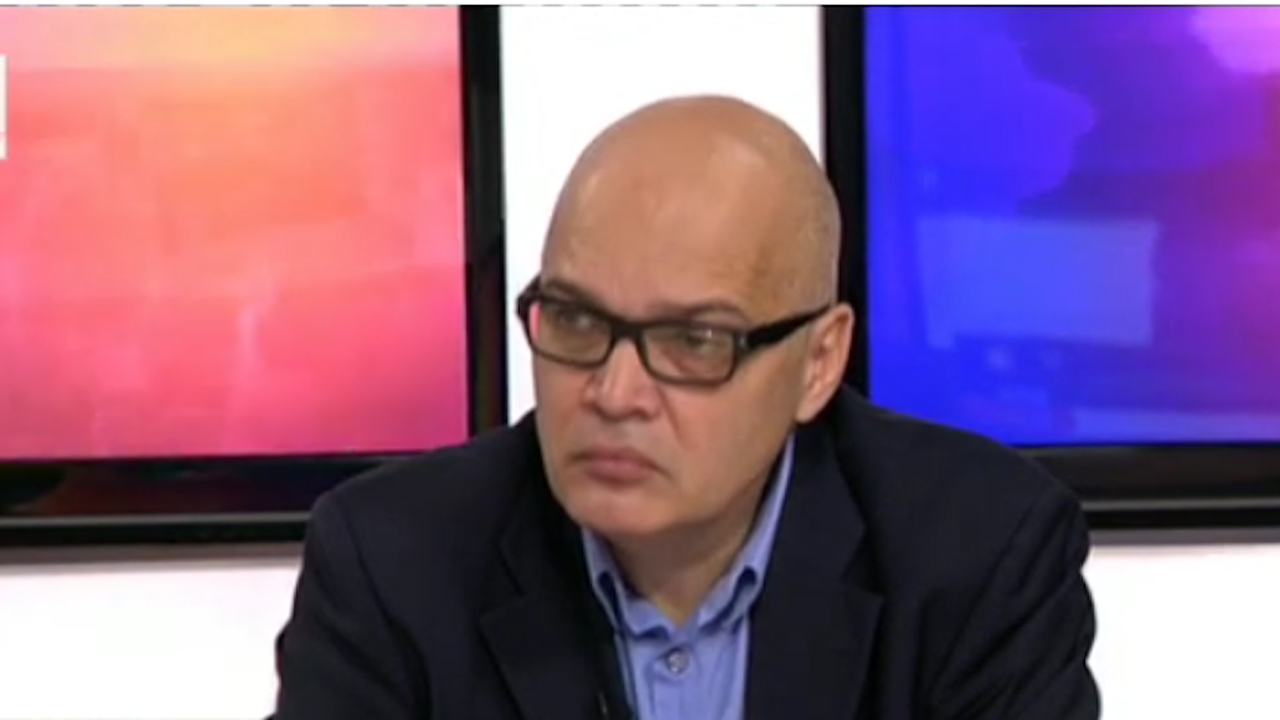 Безлов: Има рискове в Закона за електронните съобщения (видео)