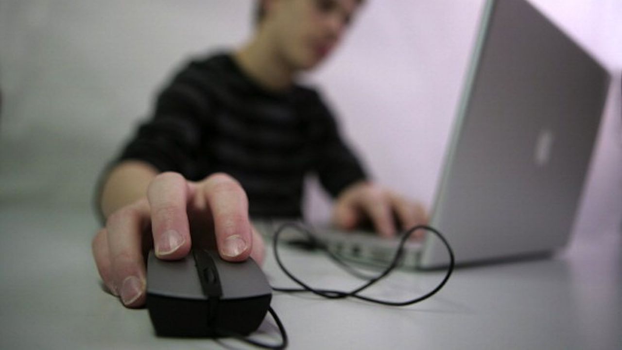Всяко пето дете е обект на тормоз в интернет