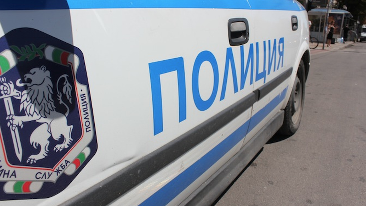 Бус пълен с емигранти катастрофира в местността "Стражите"