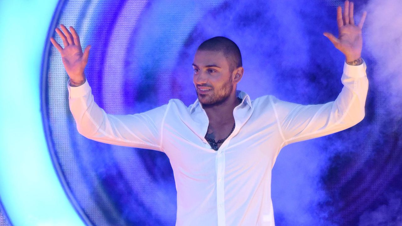 Забъркаха Богданов в гей скандал, той плаши със съд