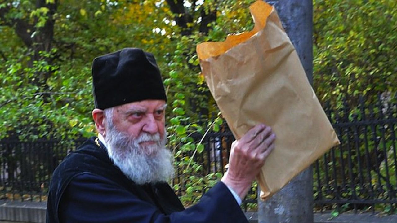 Светият синод към християните: Молете се за дядо Калиник