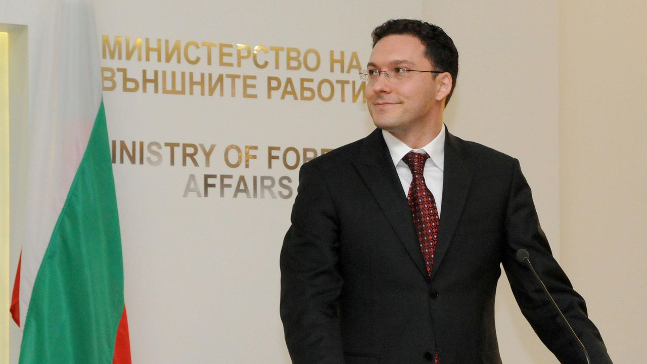 Разпитват Митов за военния преврат в Турция