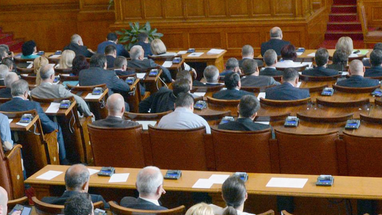 Депутатите готвят голямо прекрояване на разходи в бюджет 2016