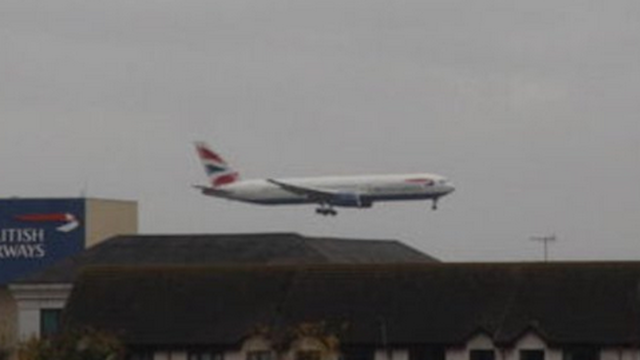 Пилот на British Airways внезапно смени курса (обновена)