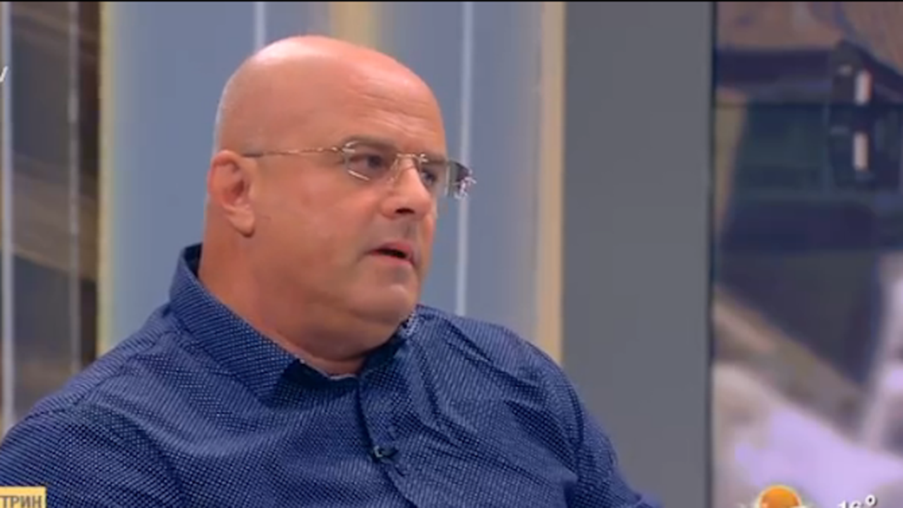 Журналист: Ердоган цял един живот ходи по ръба на бръснача, но съдбата го обича