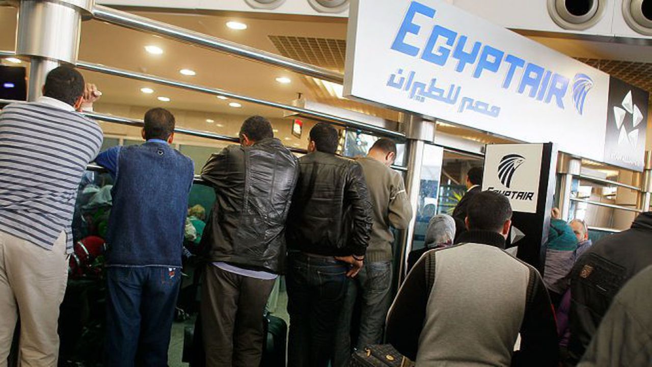 Самолетът на EgyptAir извършил три аварийни кацания в рамките на 24 часа преди катастрофата