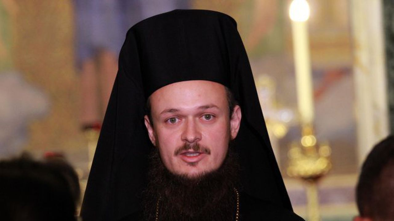 Обвинен в гей скандал наследи Дионисий