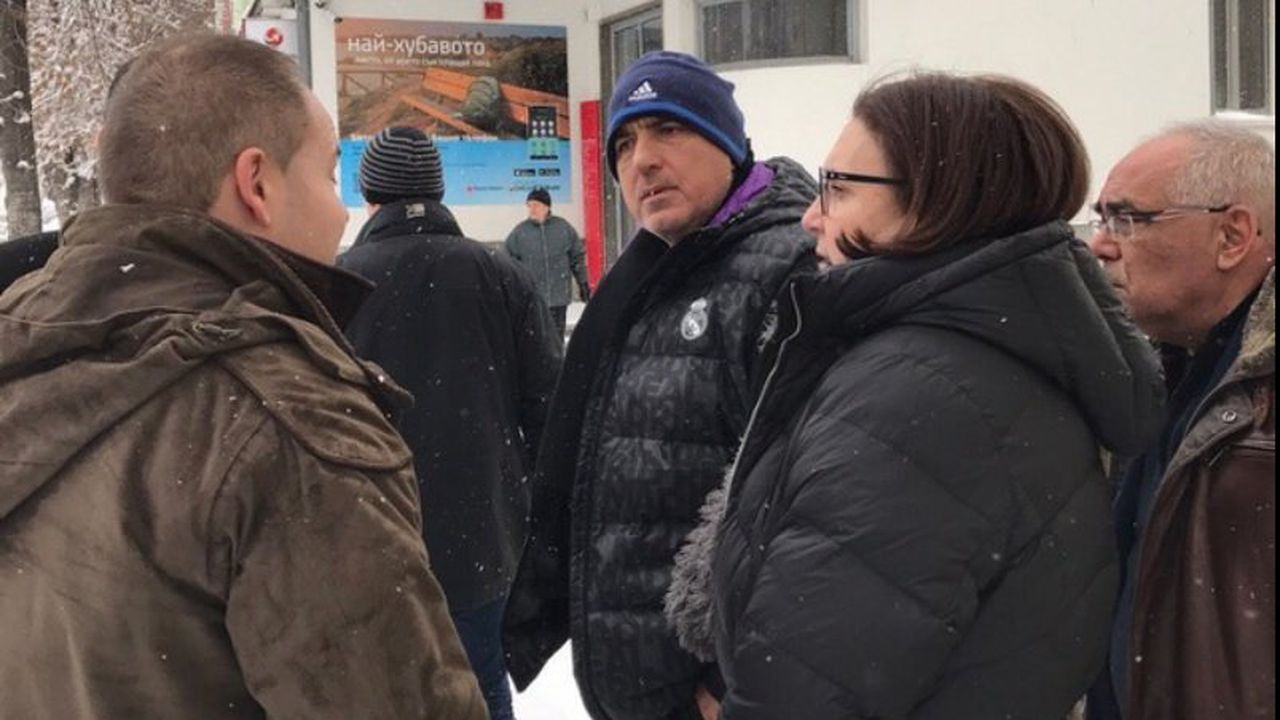 Борисов: Обещавам, че всички ще посрещнат 2017 г. там, накъдето са тръгнали (снимки)