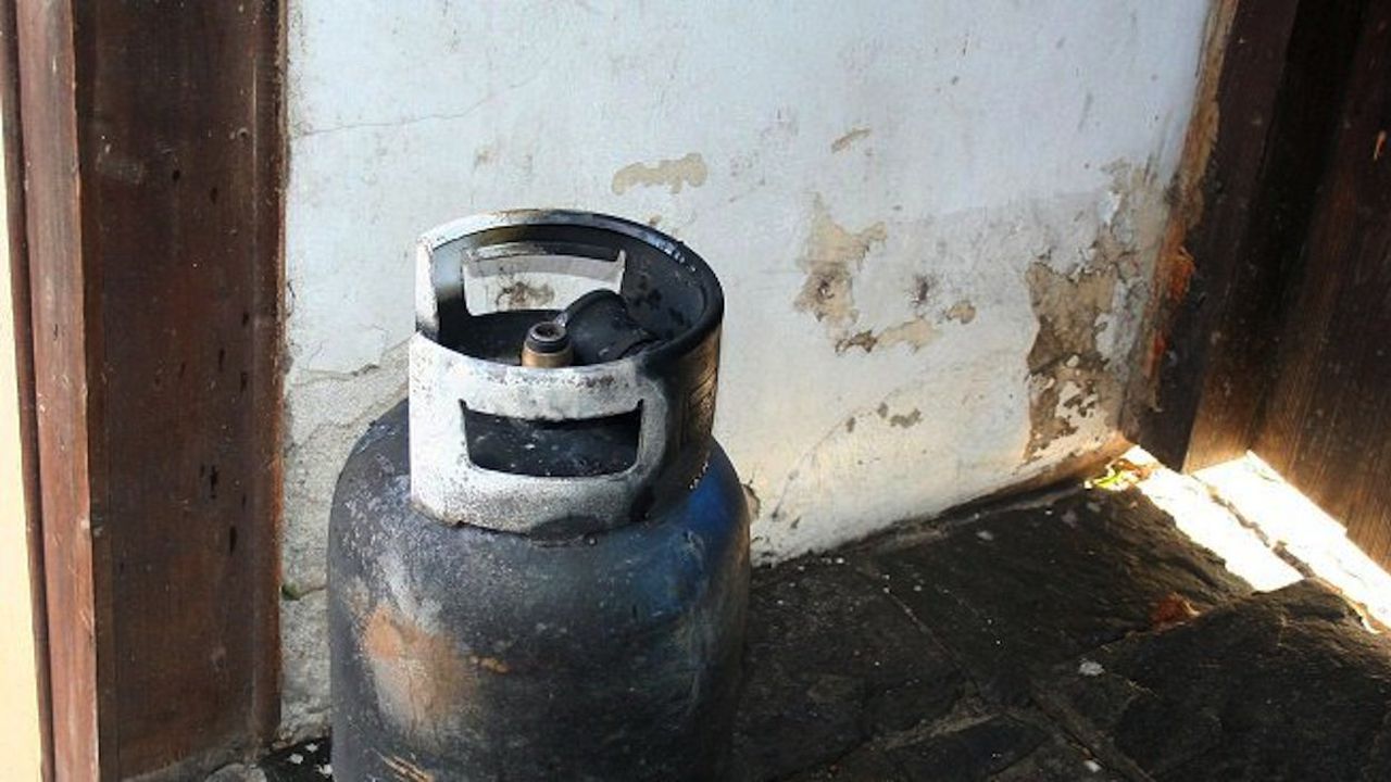 Пламнала газова бутилка едва не уби бивша кметица