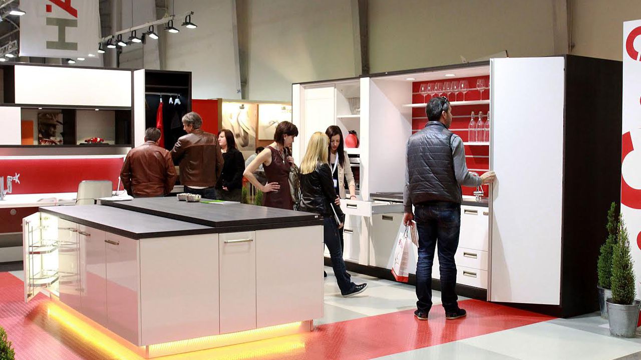 Прецизно производство до последния детайл на изложението Техномебел