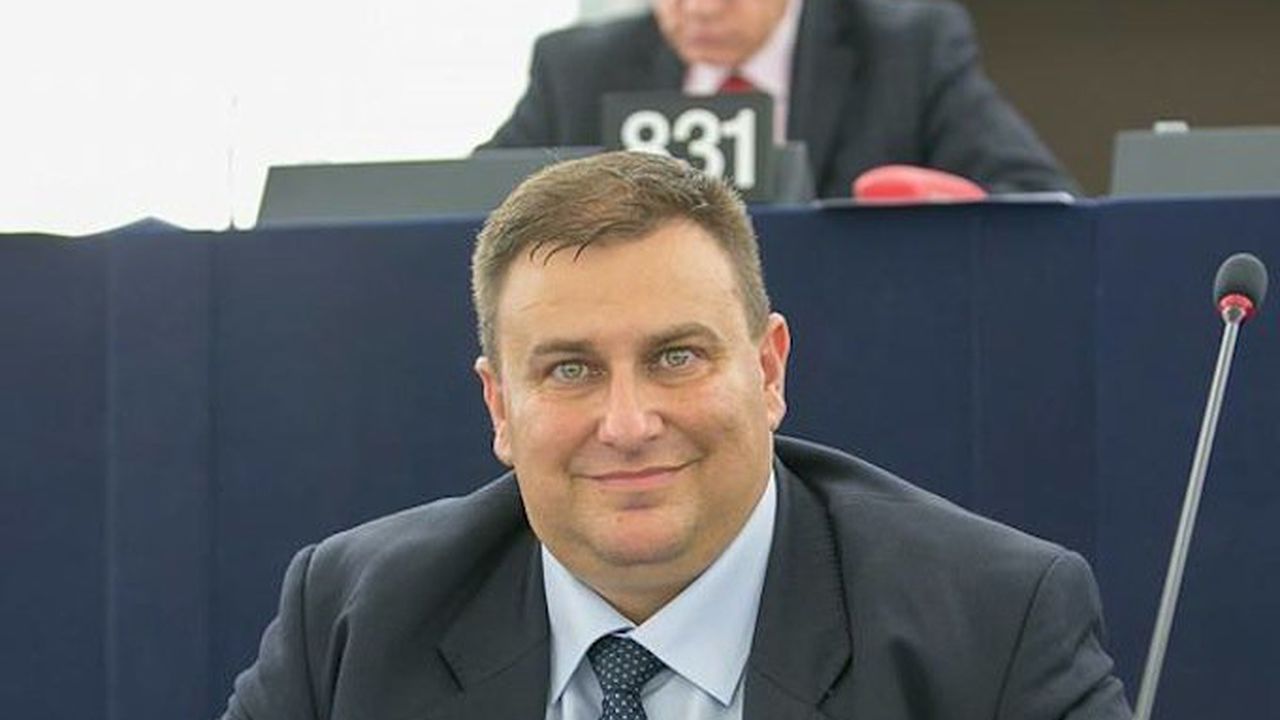 Евродепутат: ЕК няма компетентност да промяна законодателството за браковете