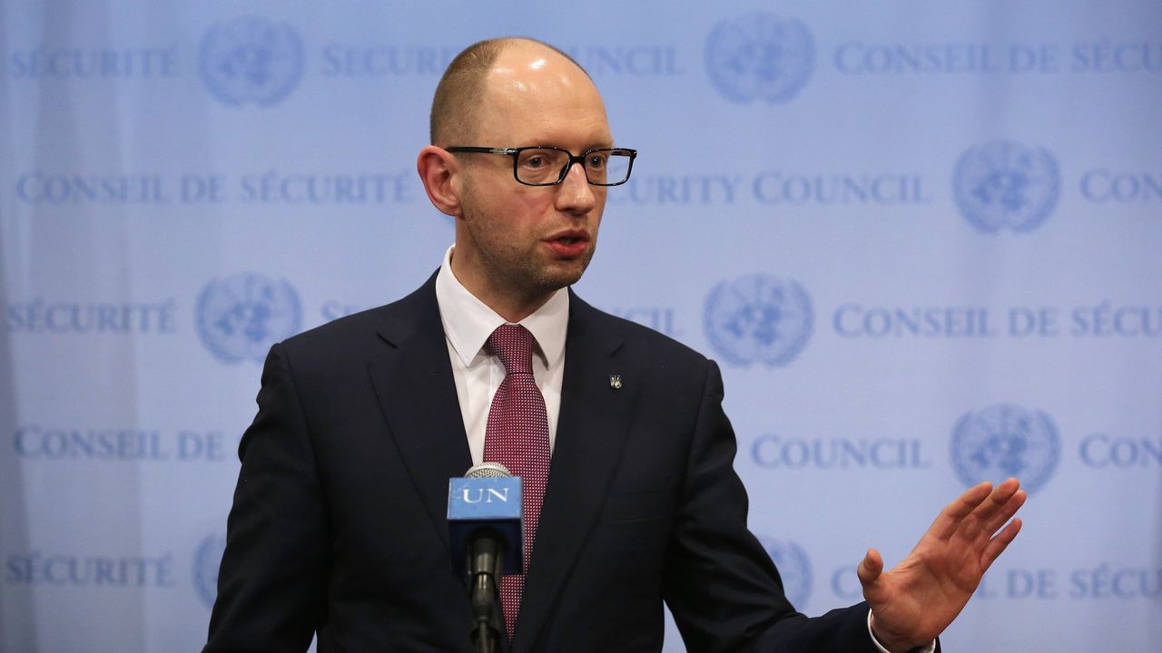 Арсений Яценюк в парламента: Заровете томахавката на войната