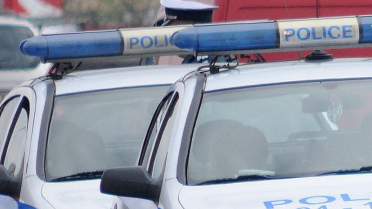 Двама в болница след катастрофа