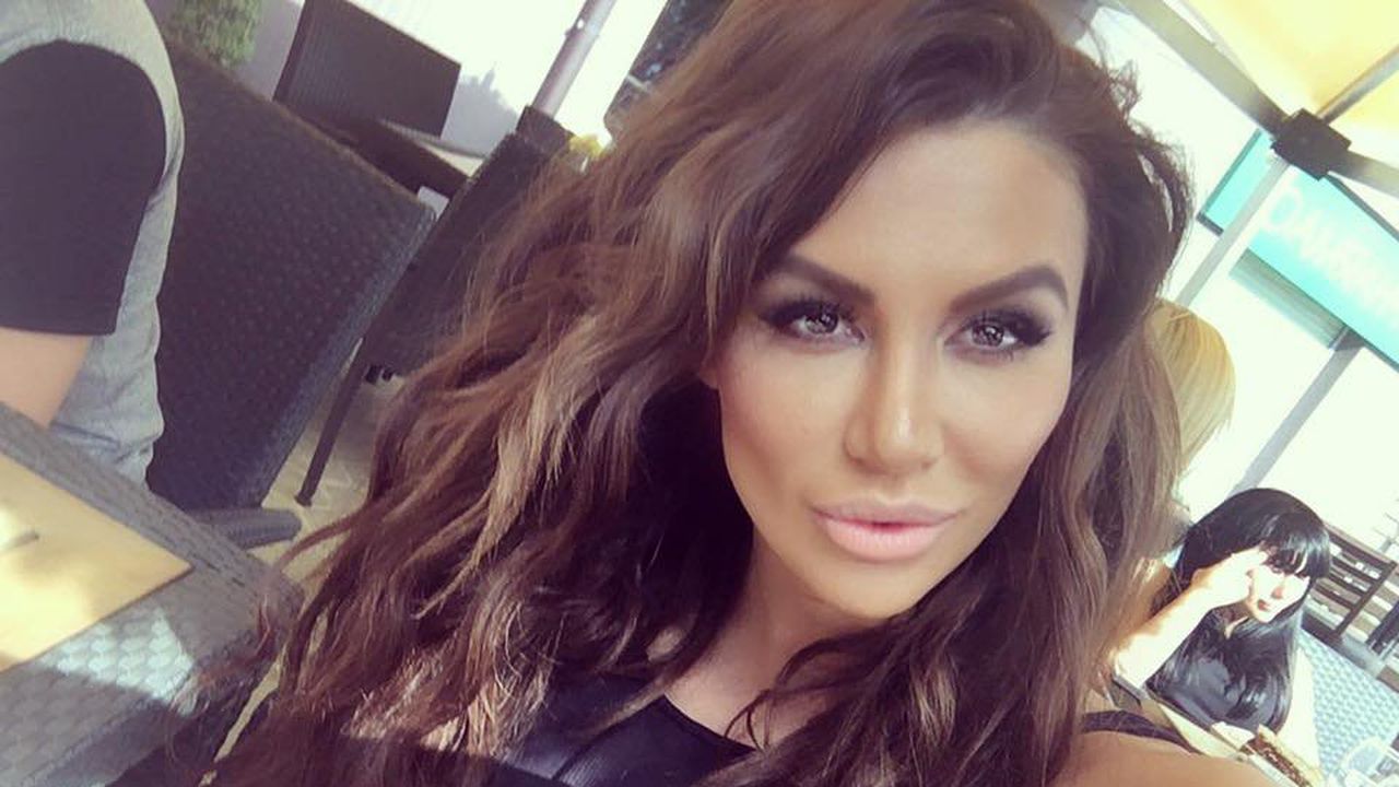 Люси заплашва Моника с киселина