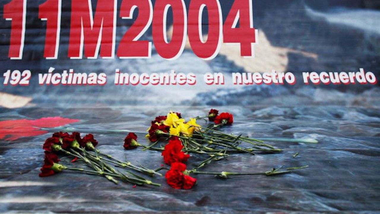 Испания почита паметта на жертвите на атентата на мадридската гара „Аточа“