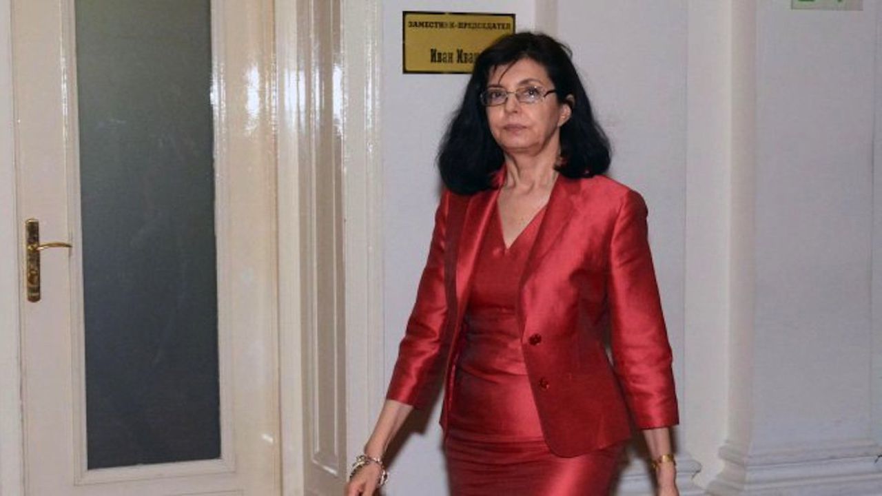 Кунева: Ние сме с ГЕРБ, но не трябва да бъдем подценявани