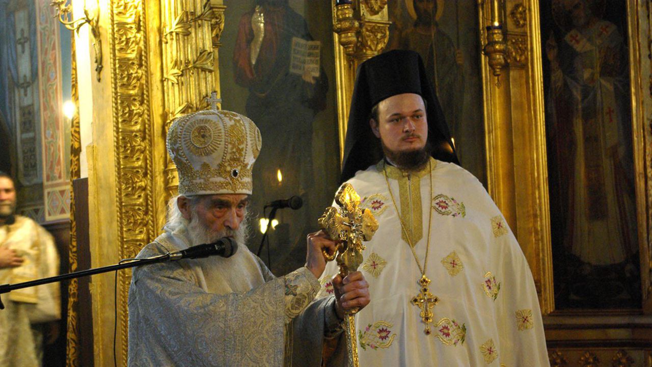 Дионисий: Атакуват ме политици