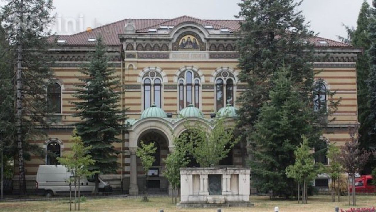 Наказват синода и двама министри