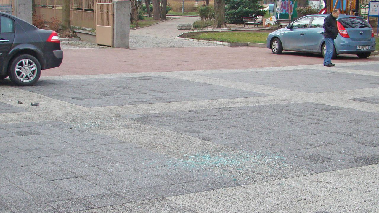Потрошиха джипа на пловдивския кмет (снимки)