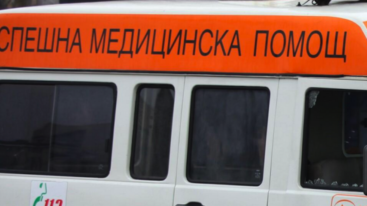 Мъж е в тежко състояние след падане от колело