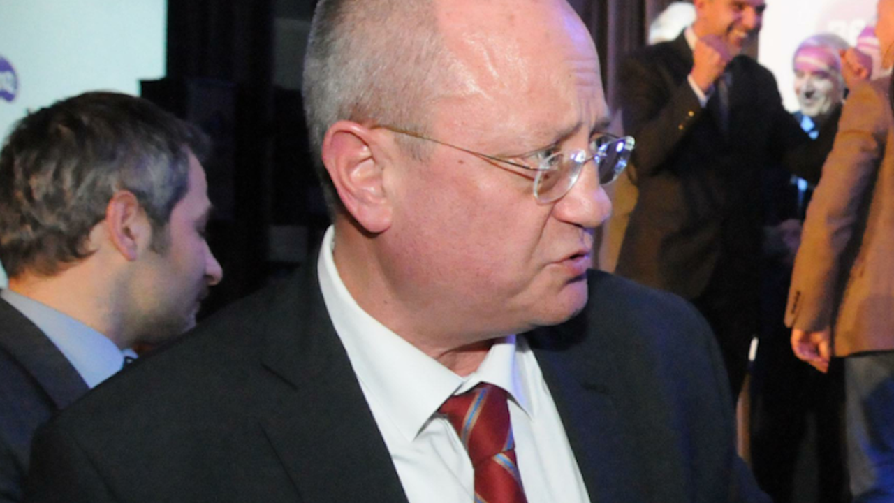 Увеличават часовете по български език