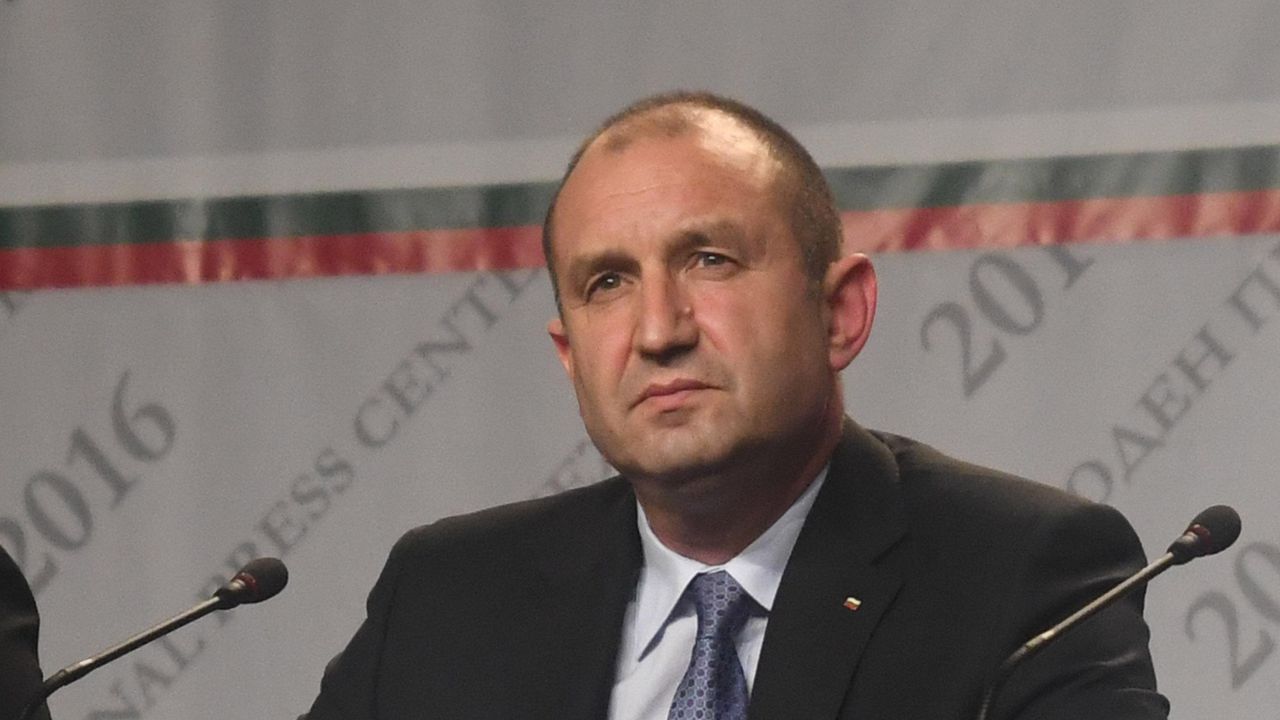 Румен Радев: Дано хората в Хитрино не живеят 2 години във фургони (обновена+видео)