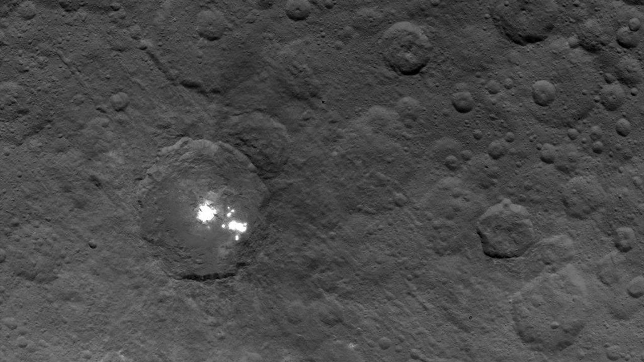 NASA откри петкилометрова пирамида и нови ярки петна върху Церера
