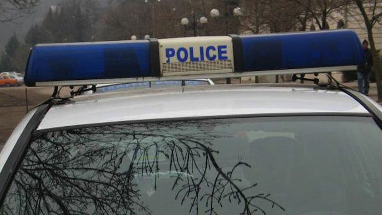 Баща и синовете му смазаха от бой съселянин