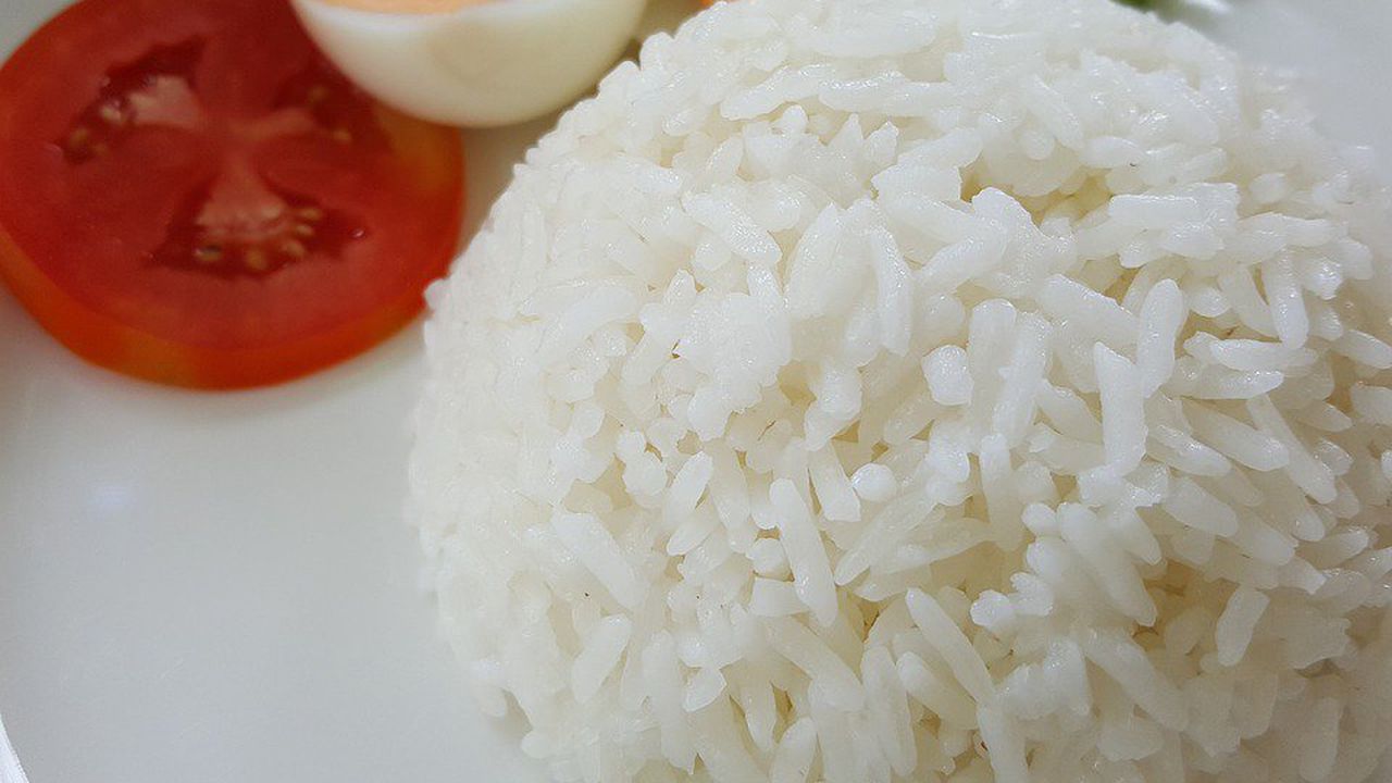 Как да готвим ориз, така че да намалим калориите му наполовина?