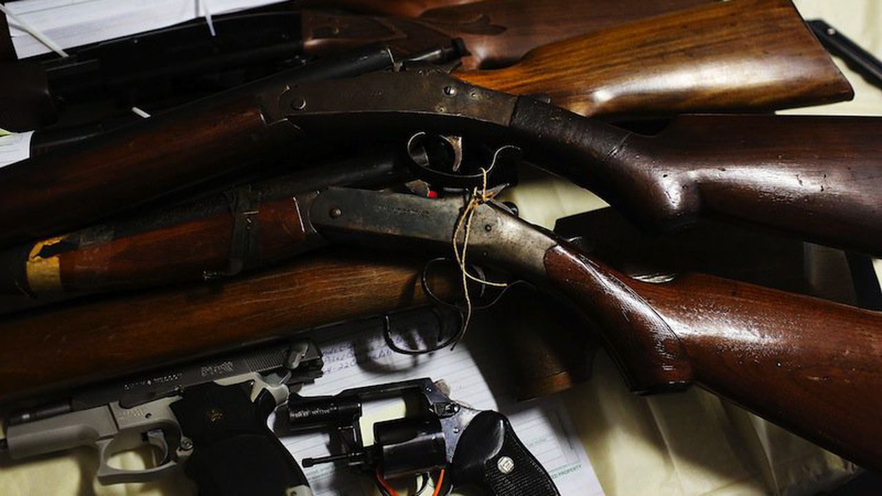 Италия спря близо 800 турски пушки, пътуващи за Белгия