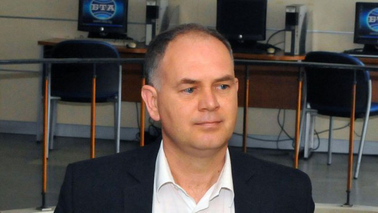 Рискова валутна експозиция на колегата Илия Илиев, предупреди го Кадиев