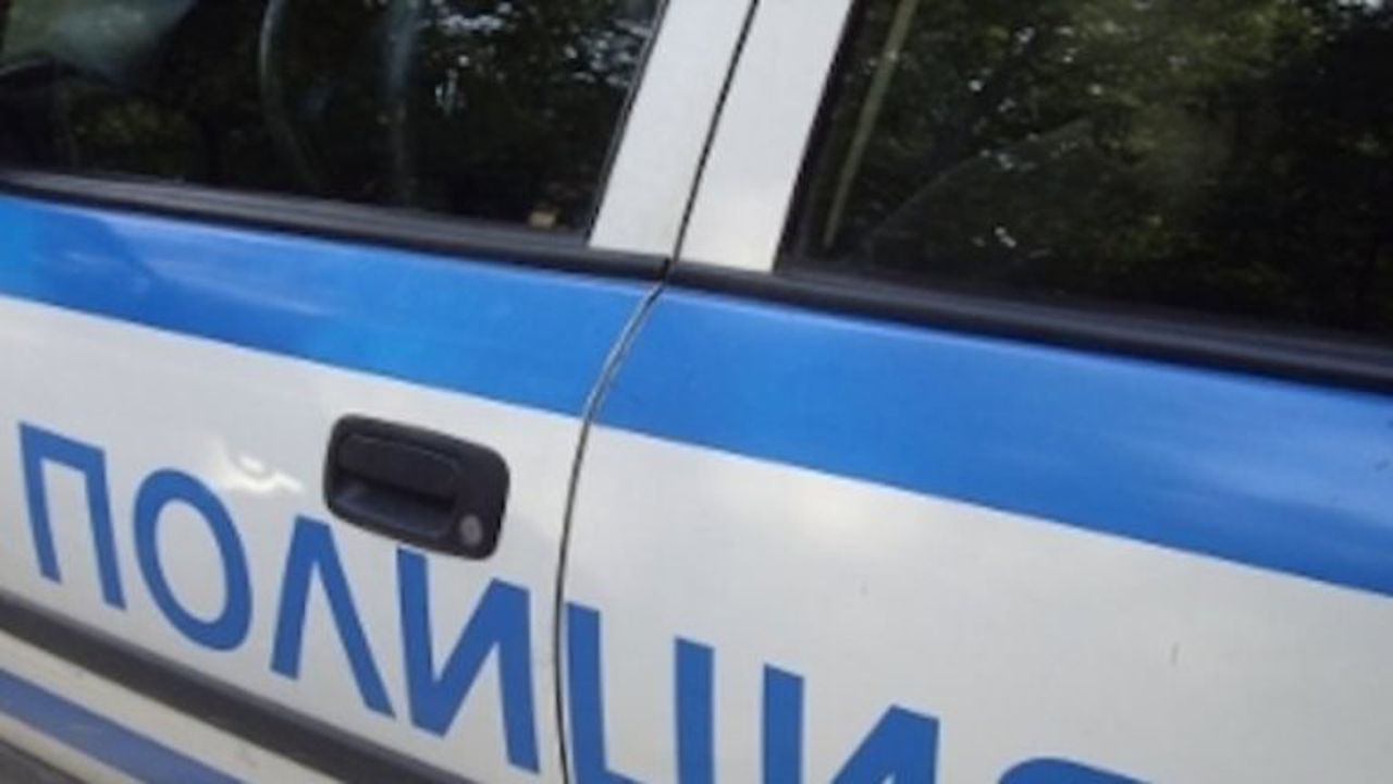 Цистерна с нафта се обърна край Враца