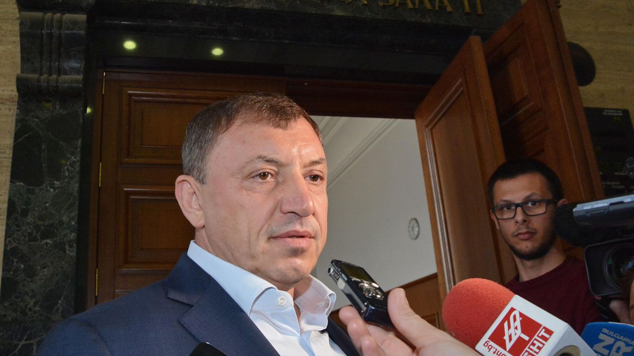 Отново бих върнал документ с гриф "строго секретно", уверен Алексей Петров (снимки+видео)