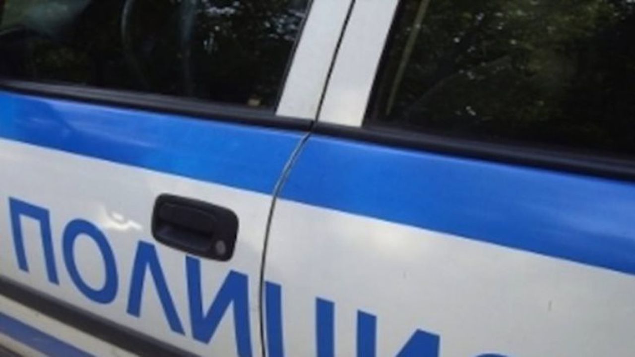 Катастрофа затвори част от АМ "Хемус", кола се е завъртяла