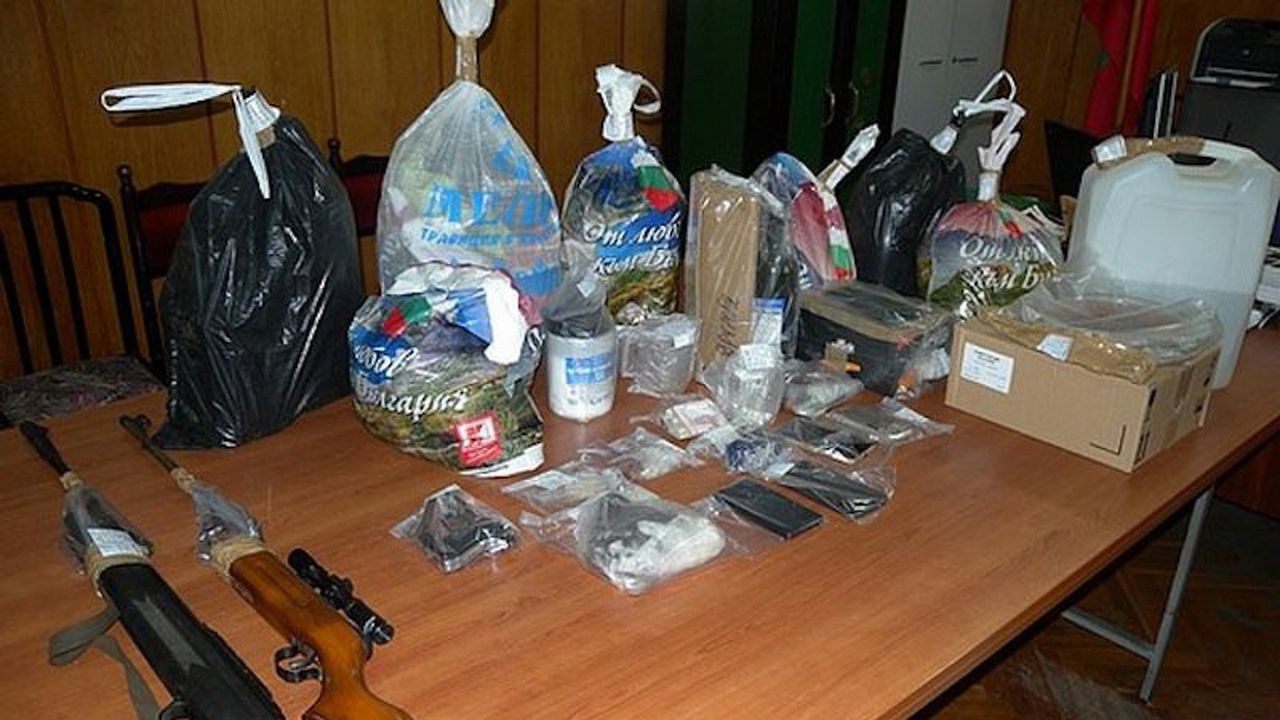 Рекордно количество червен фосфор откриха полицаи при разбиване на нарколаборатория