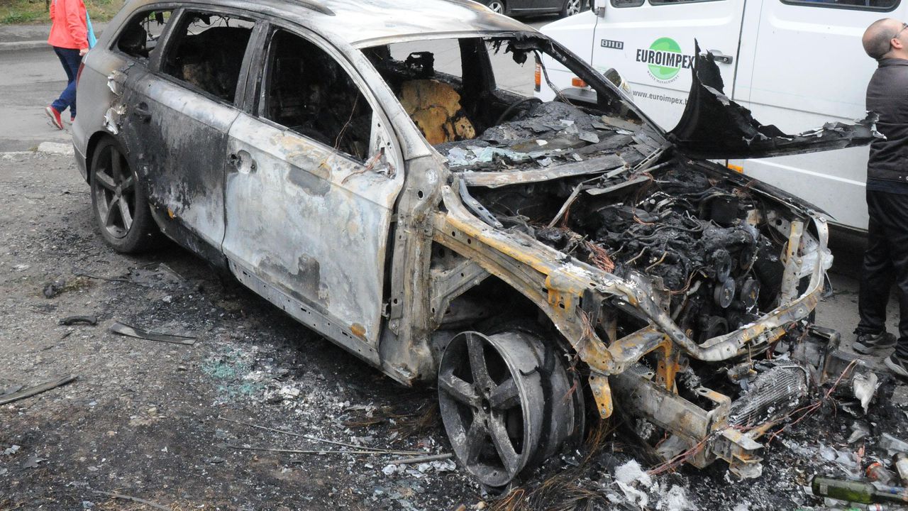 Автомобил изгоря в Кърджали
