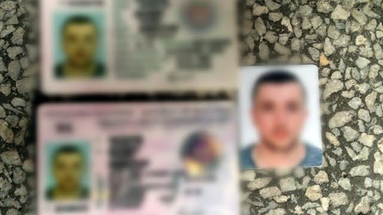 ГДБОП задържа двама, занимавали се с фалшиви документи за самоличност (снимки)