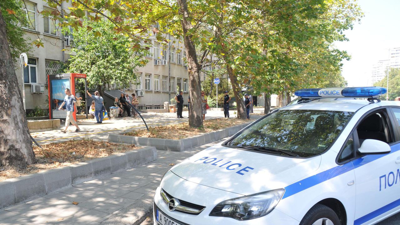 Спасиха мъж, паднал в морена