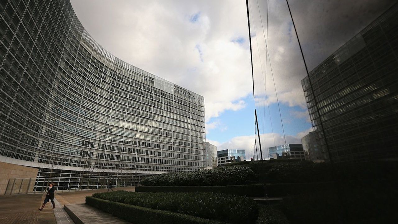 ЕК предприема поредна стъпка в наказателната процедура срещу Полша