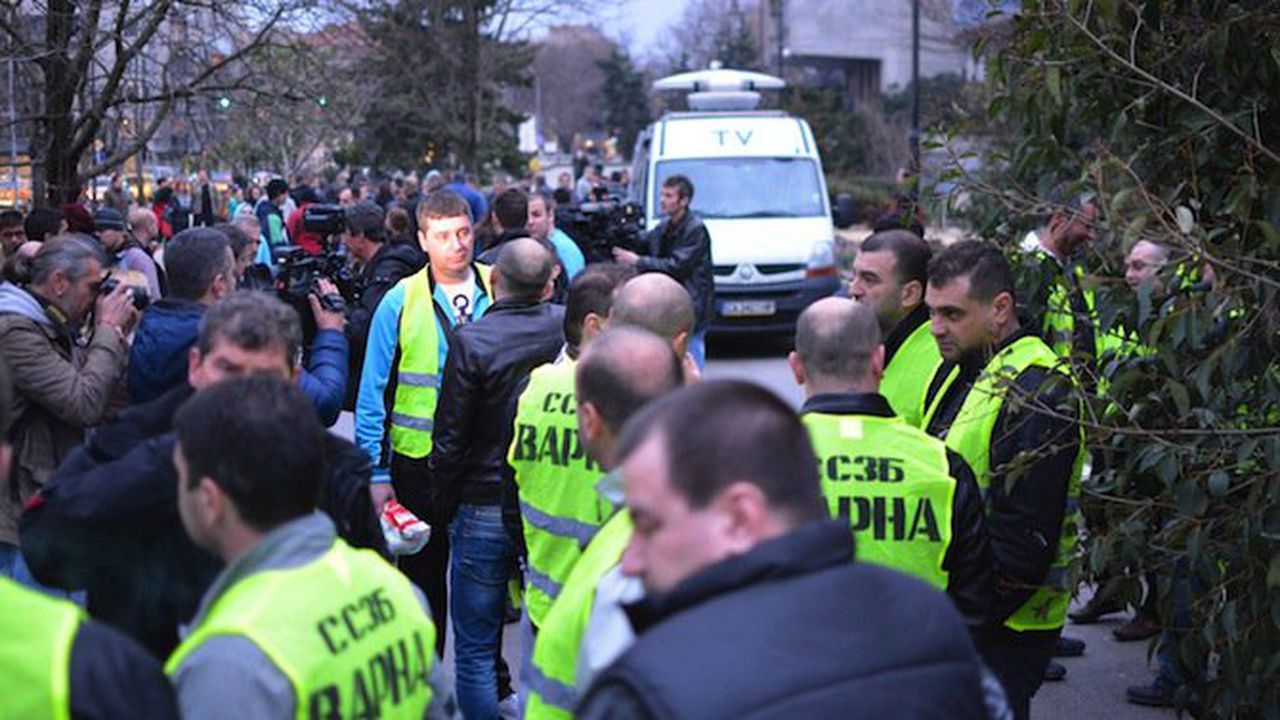 Полицаите подкрепят лекарските протести