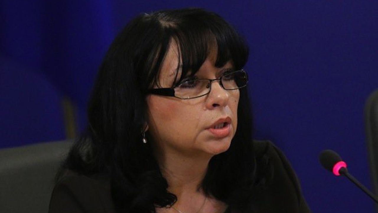 Разкриха отличниците в кабинета - Теменужка Петкова и Десислава Танева