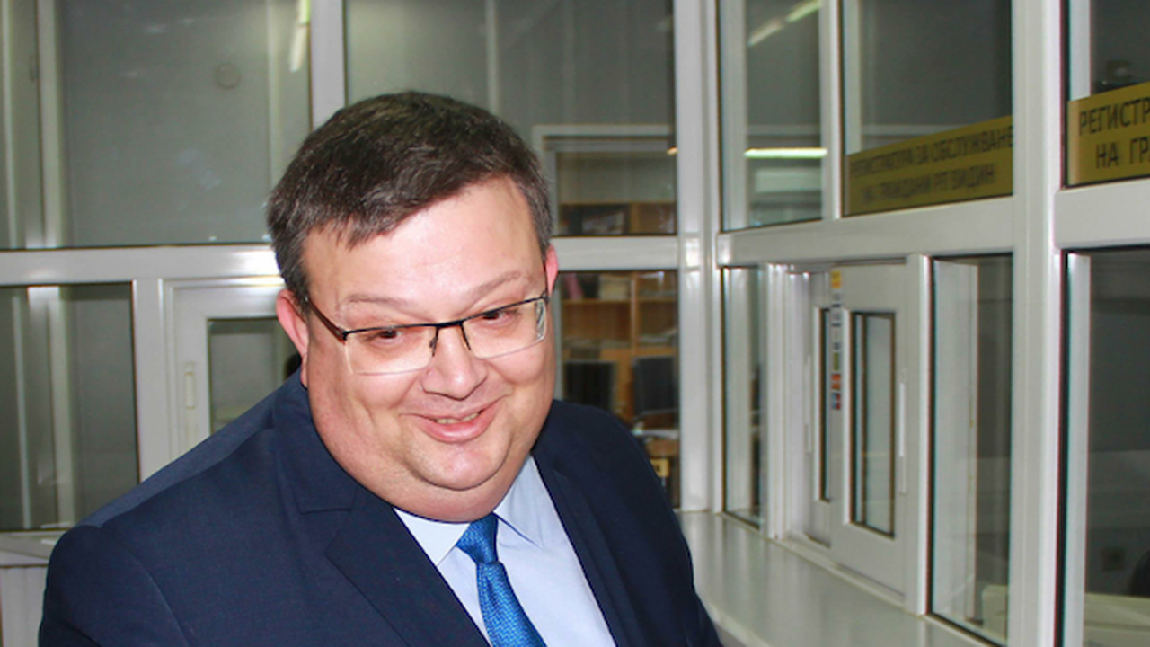 Сотир Цацаров атакува в Конституционния съд Закона за адвокатурата
