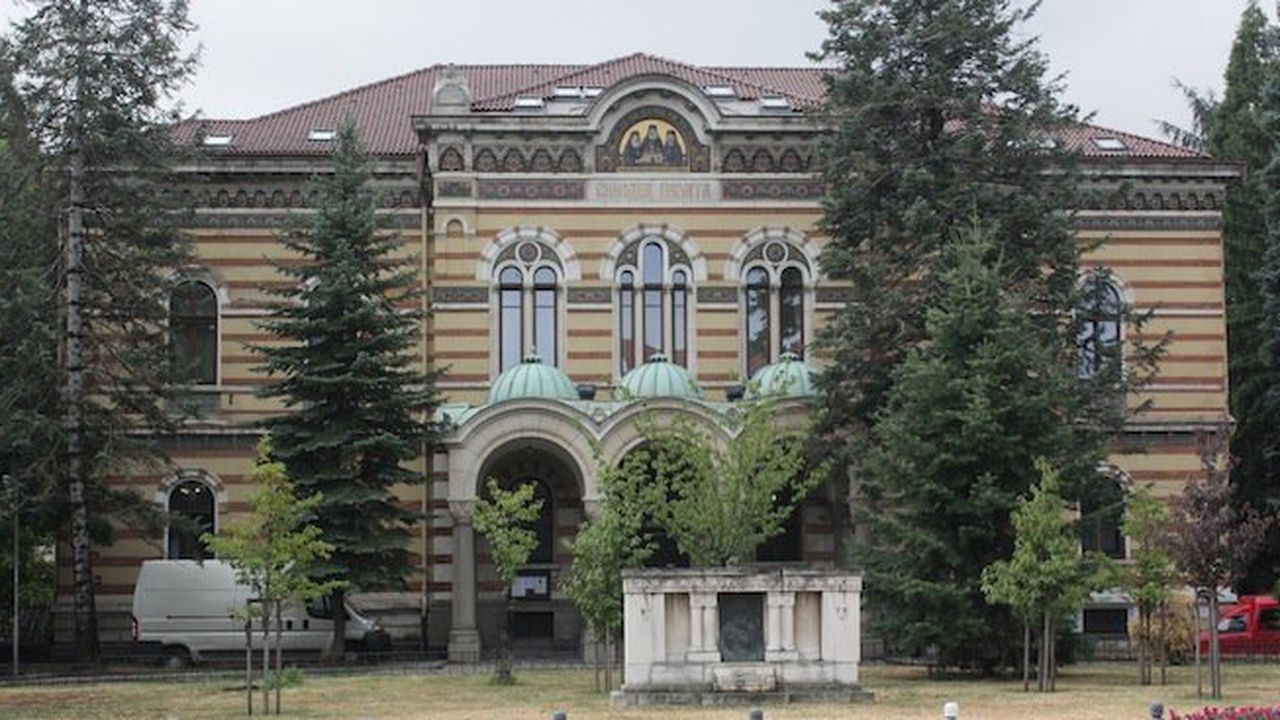 Гей скандал пак разтресе Светия синод, главният секретар искал негов подчинен да го "строши&quo