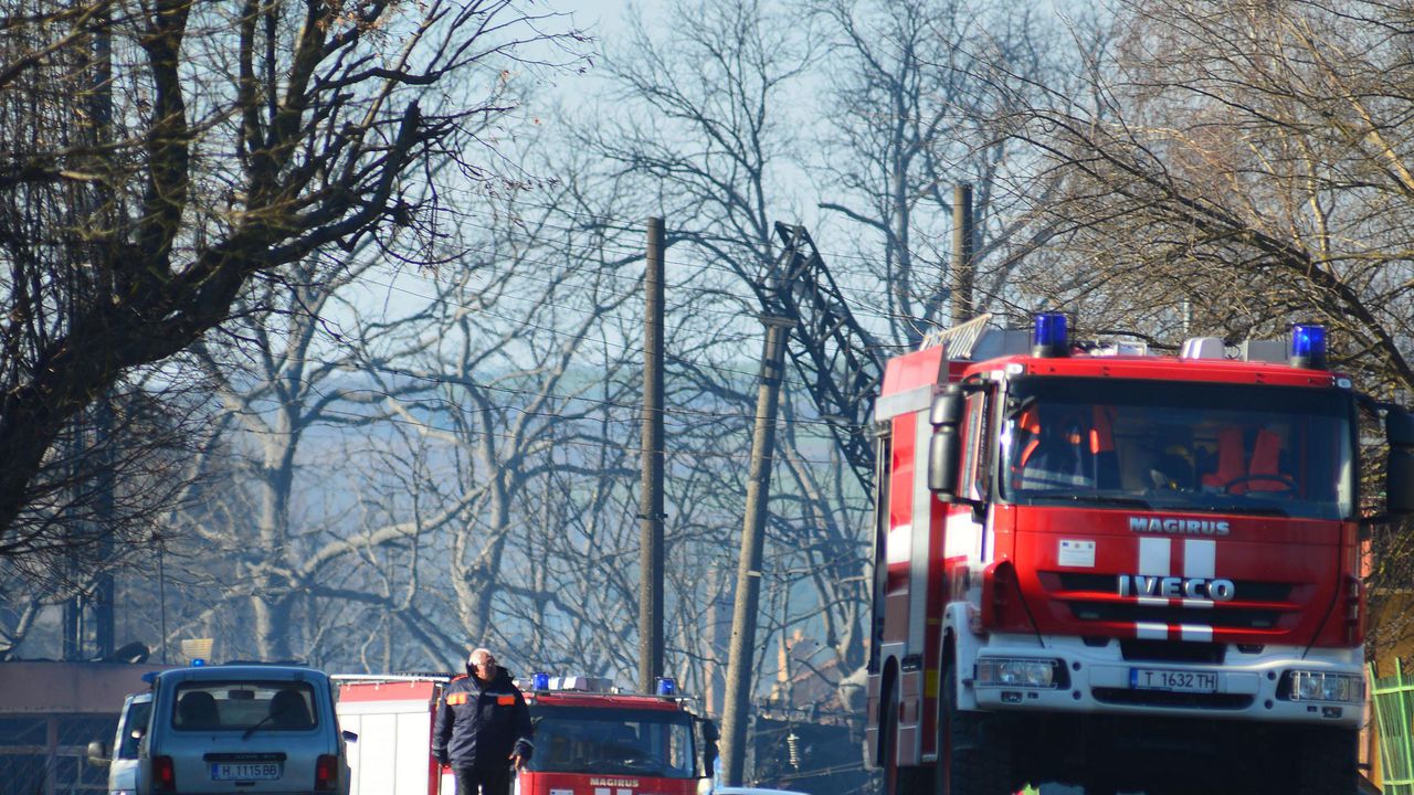 Осигурено е необходимото количество вода за гасене на пожара в с. Хитрино