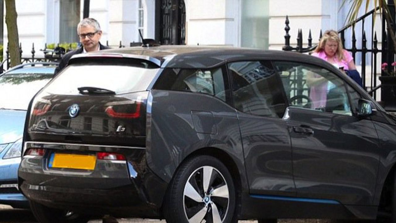 Роуън Аткинсън замени McLaren F1 за BMW i3