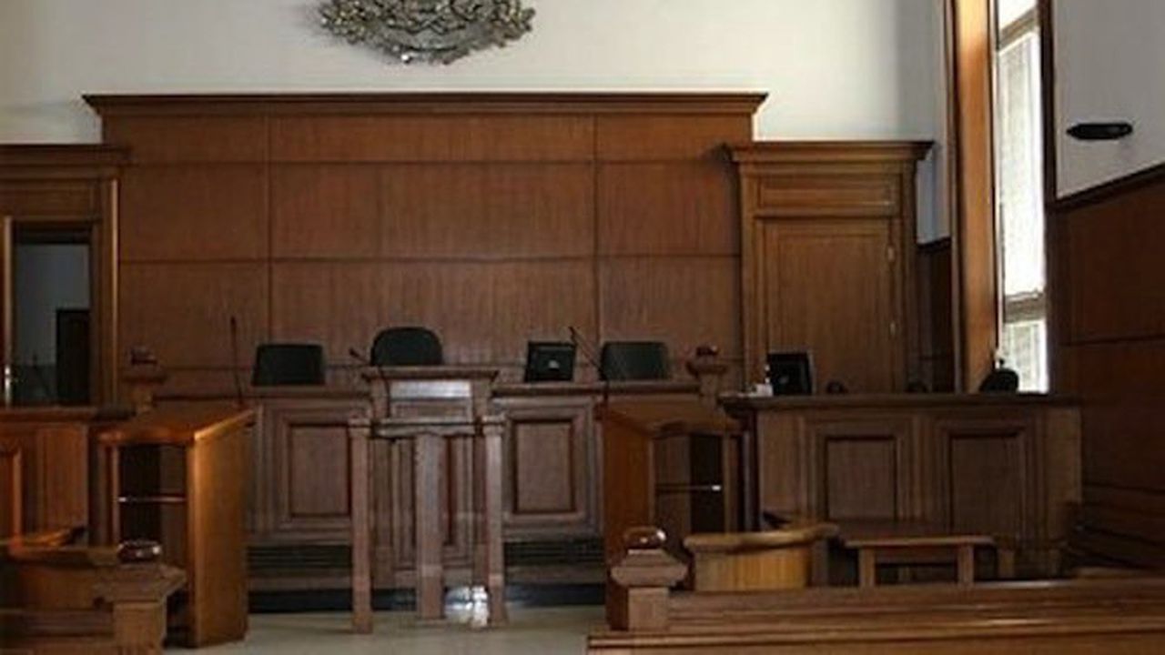 13-годишна пред съда: Дядо ме изнасилваше, но натопих татко